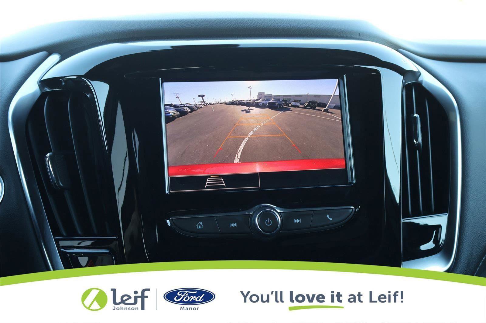 Used 2023 Chevrolet Traverse LT image 21