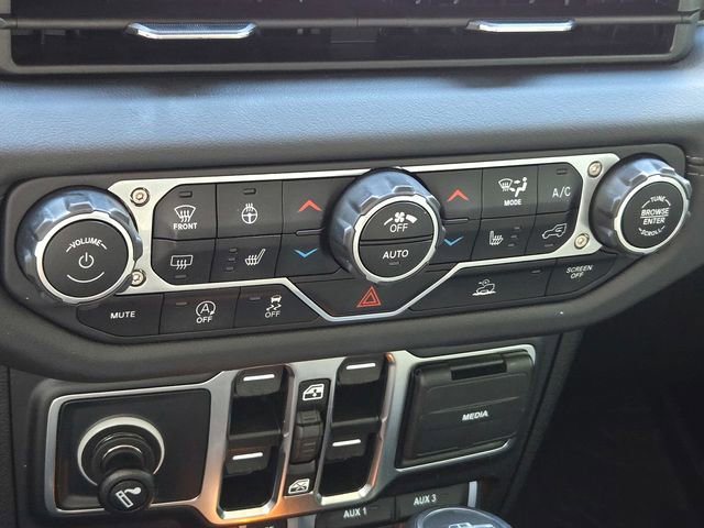 Used 2024 Jeep Gladiator Mojave w/ Convenience Group image 15