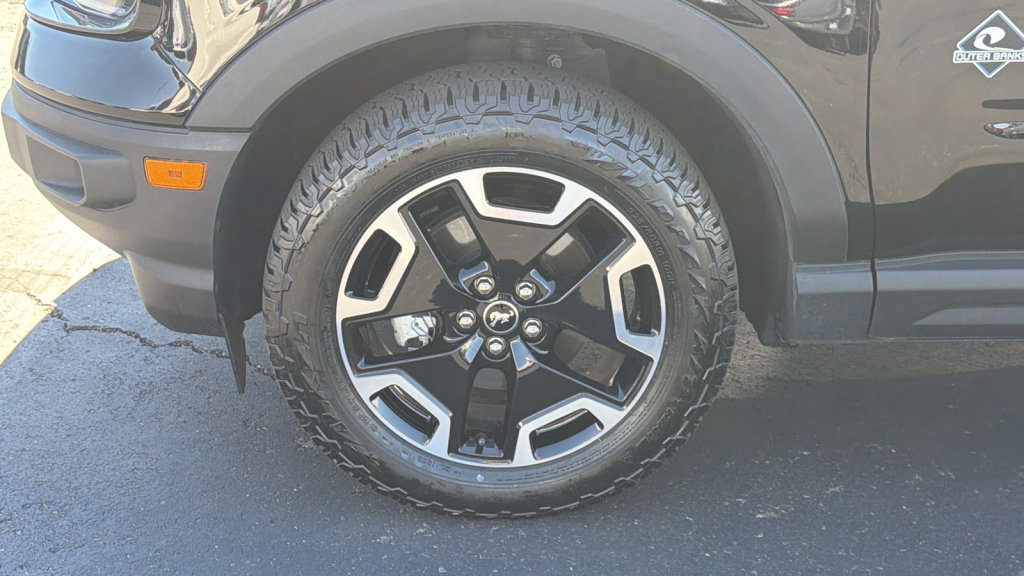 Certified 2024 Ford Bronco Sport Outer Banks w/ Tech Package AWD/4WD image 9