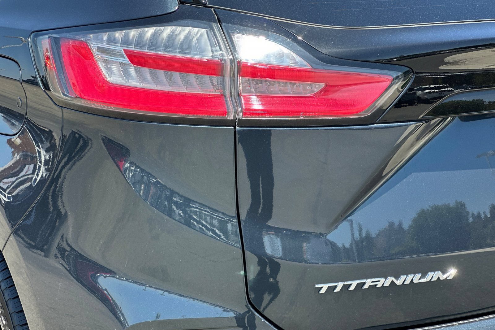 Certified 2024 Ford Edge Titanium w/ Equipment Group 301A AWD/4WD image 27