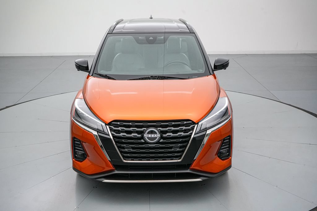 Used 2023 Nissan Kicks SR w/ SR Premium Package FWD image 9