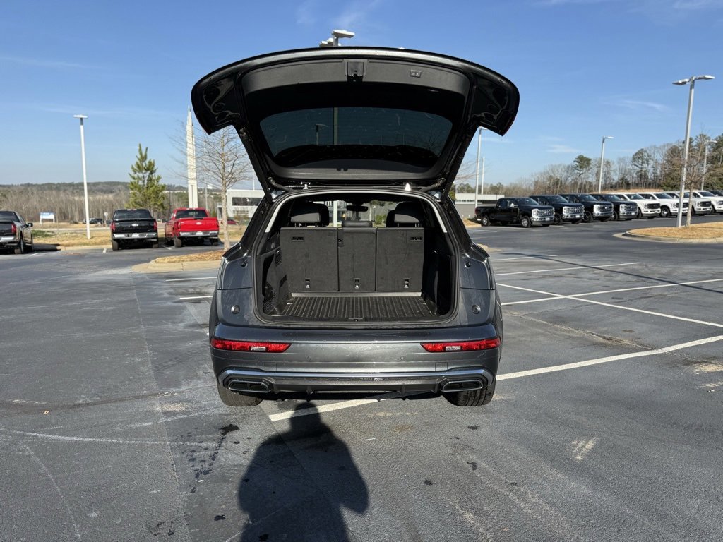 Used 2023 Audi Q5 2.0T Premium w/ Convenience Package image 9