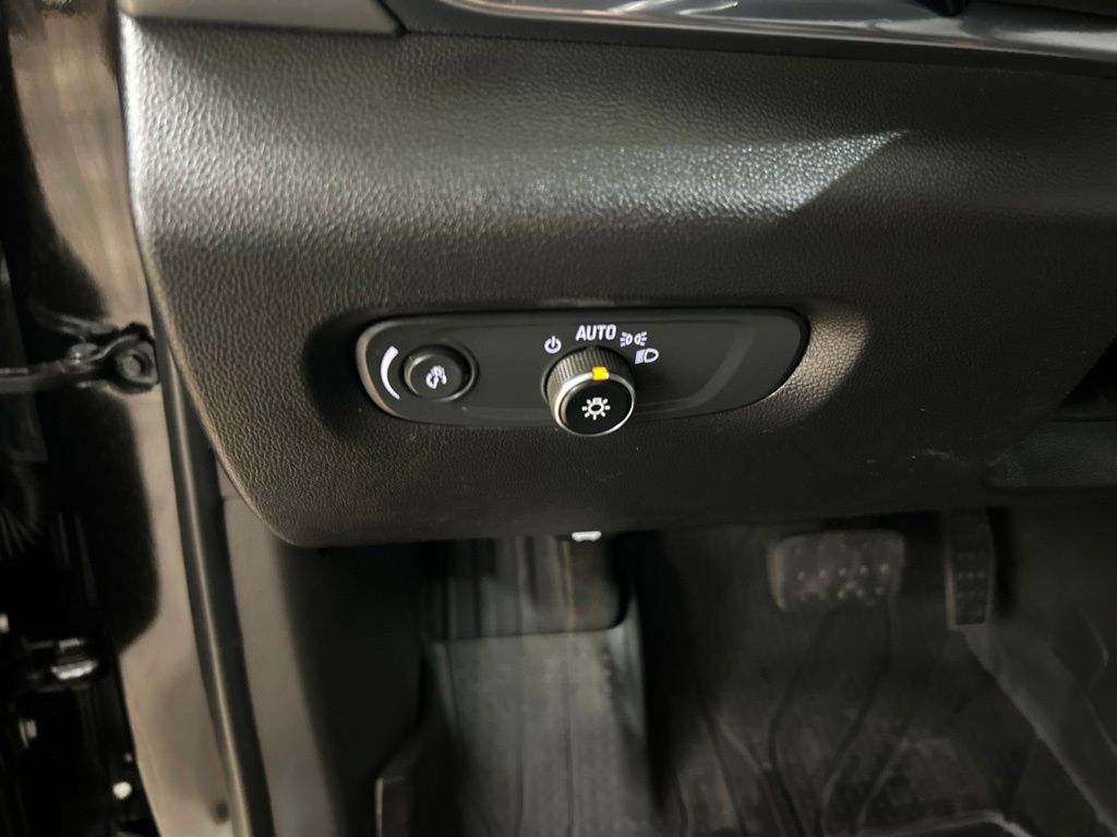 Used 2023 Chevrolet Traverse LT w/ LPO, Floor Liner Package AWD/4WD image 14