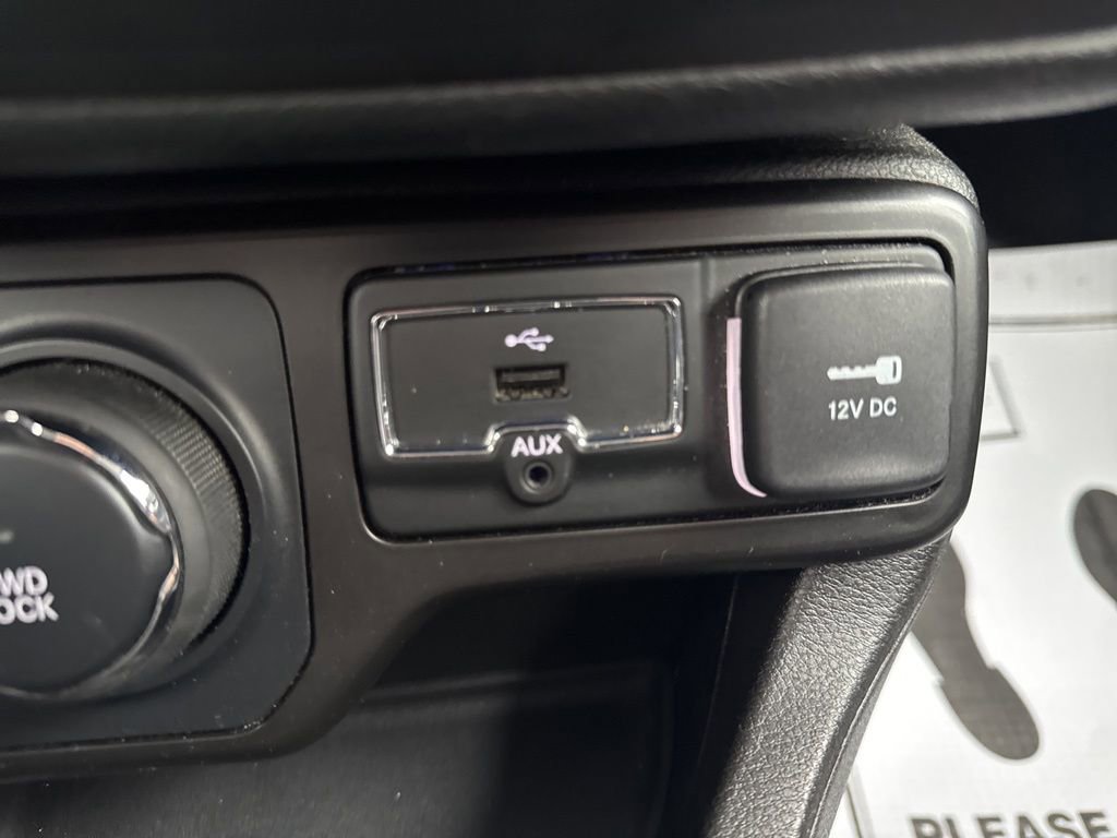 Used 2021 Jeep Renegade Latitude image 21