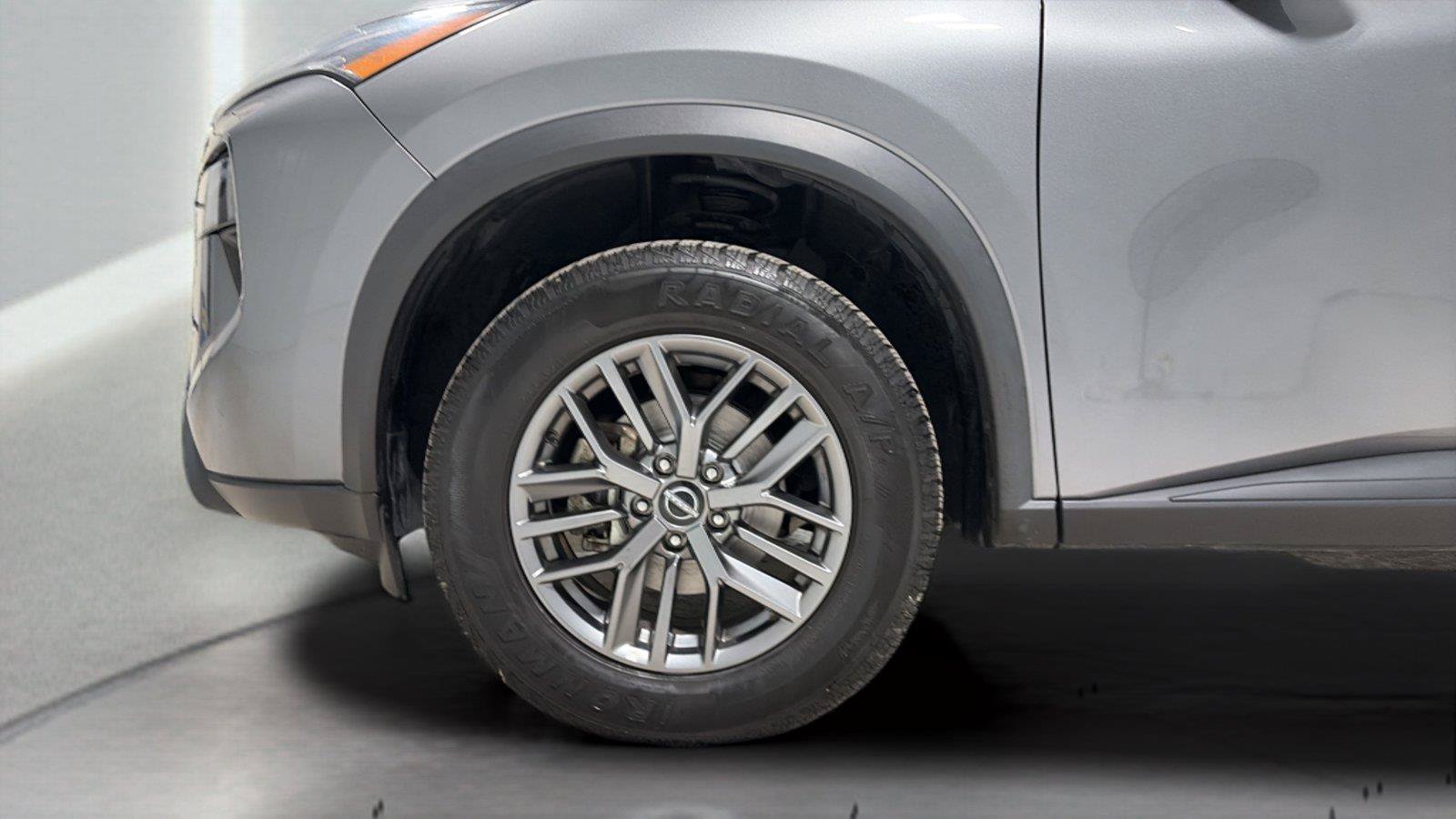 Used 2024 Nissan Rogue S AWD/4WD image 25