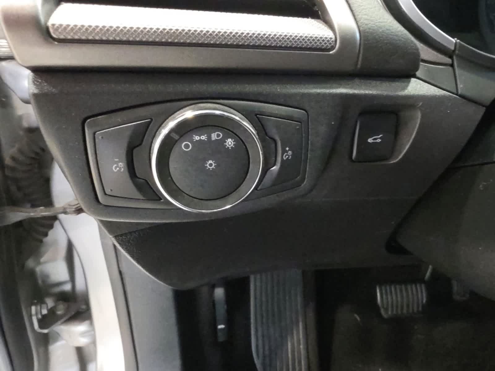 Certified 2020 Ford Fusion SE FWD image 21