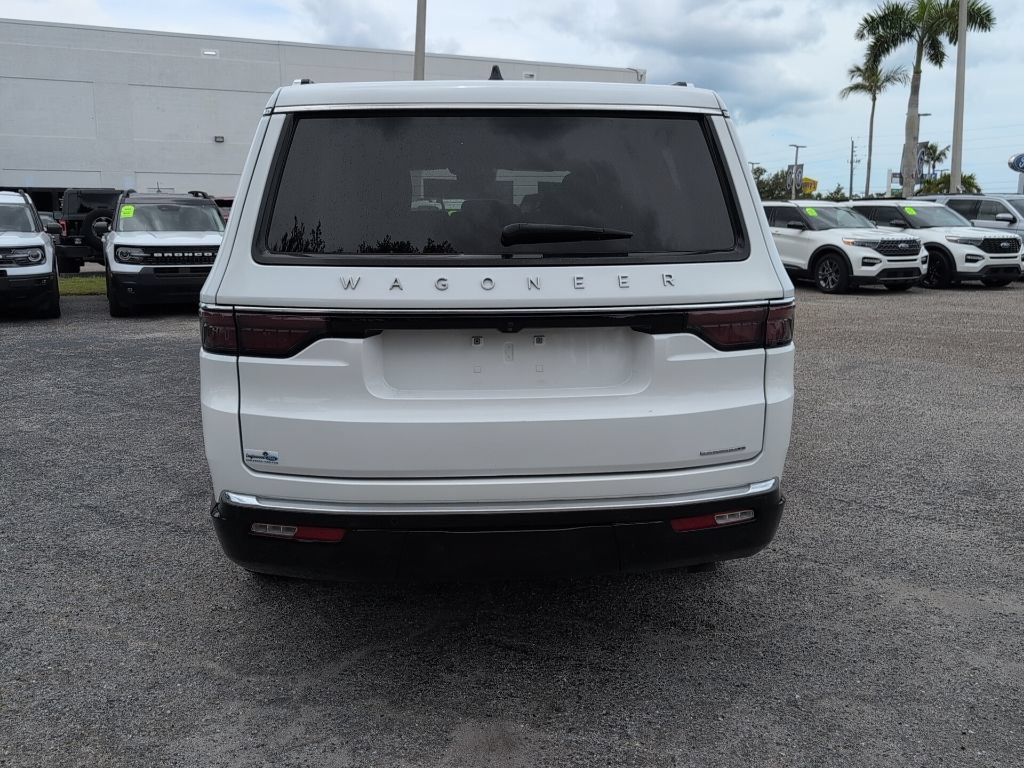 Used 2024 Jeep Wagoneer Series II w/ Flexible Seating Group RWD image 4