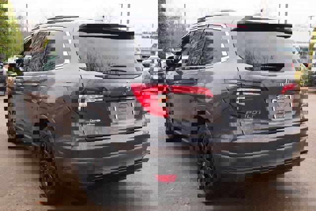 Used 2021 Honda Pilot Special Edition image 3