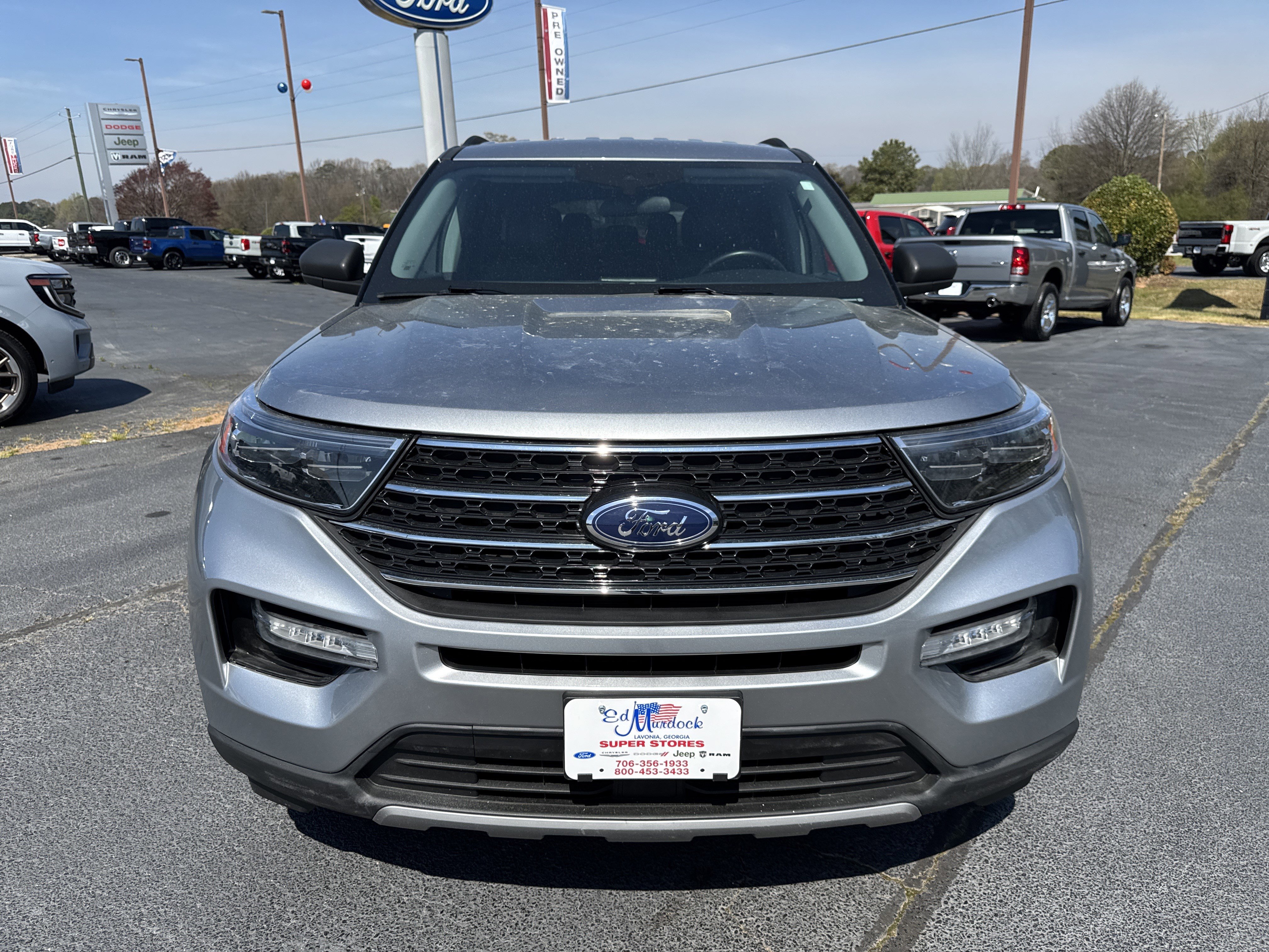 Certified 2024 Ford Explorer XLT w/ Equipment Group 202A AWD/4WD image 3