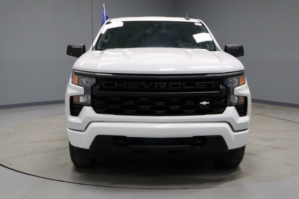 Used 2025 Chevrolet Silverado 1500 W/T image 8