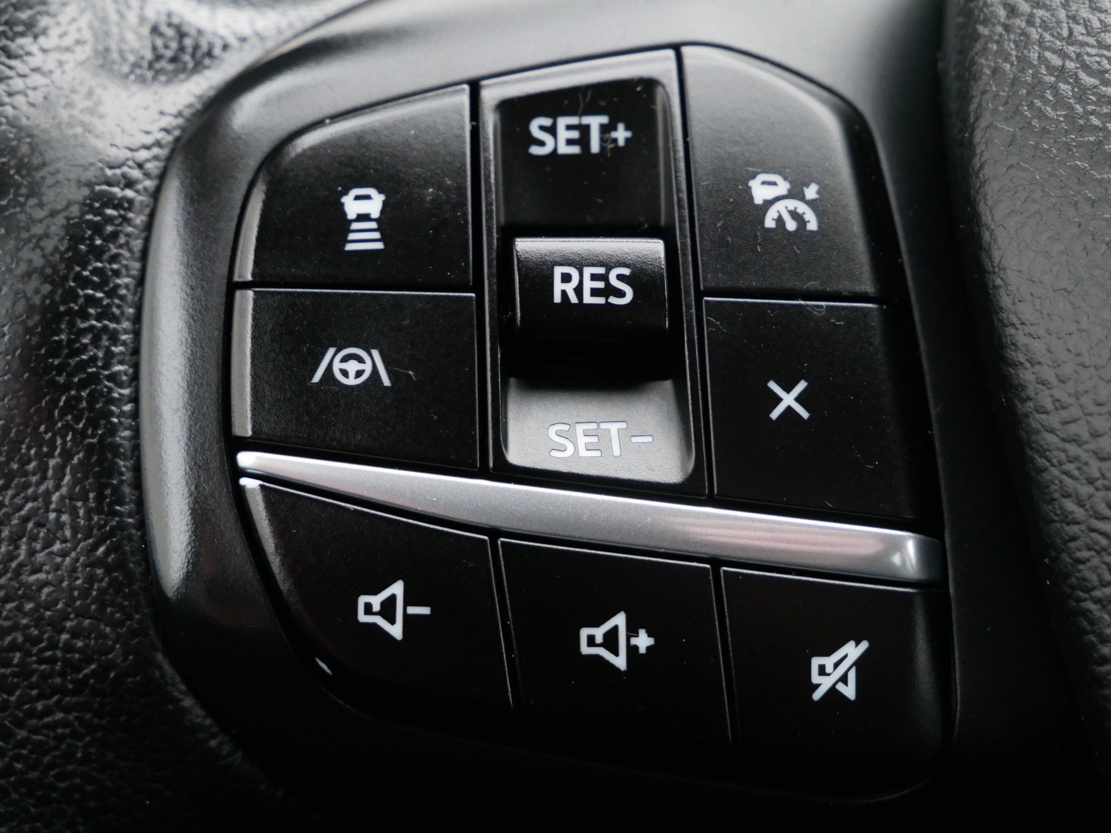 Certified 2020 Ford Escape Titanium image 23