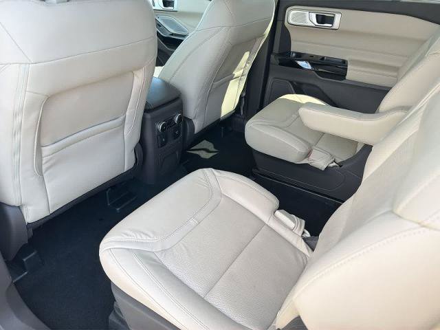 Certified 2023 Ford Explorer Platinum w/ Technology Package AWD/4WD image 18