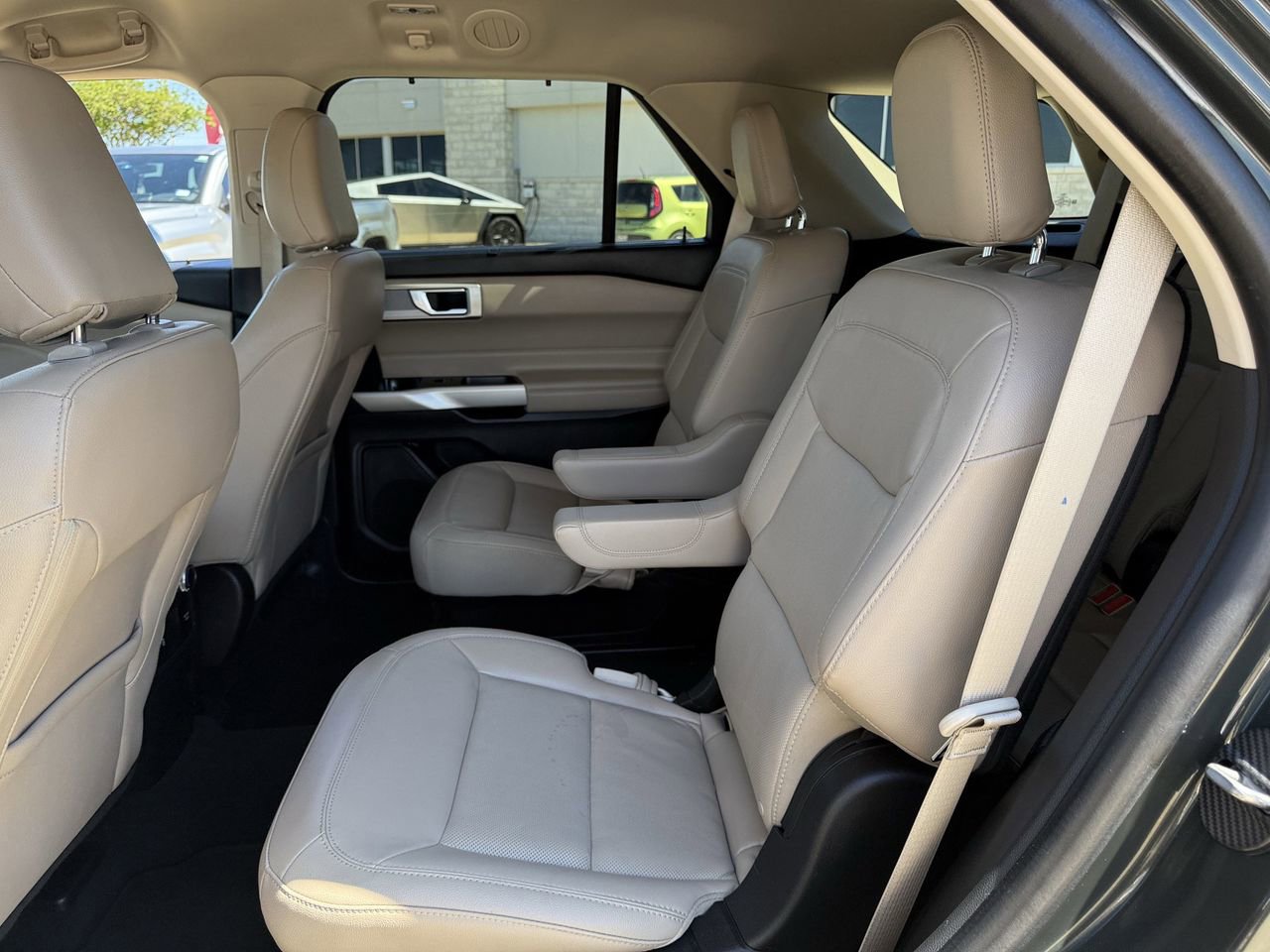 Certified 2022 Ford Explorer Limited w/ Equipment Group 301A image 27