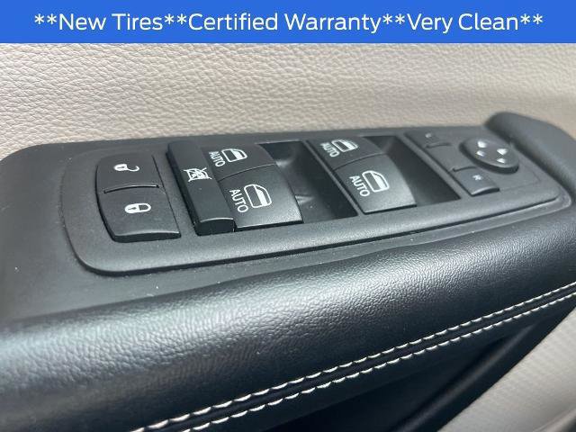 Used 2022 Chrysler Pacifica Touring-L w/ Uconnect Theater Family Group image 27