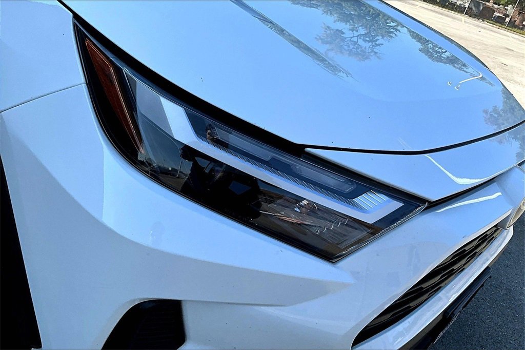 Used 2024 Toyota RAV4 LE image 27