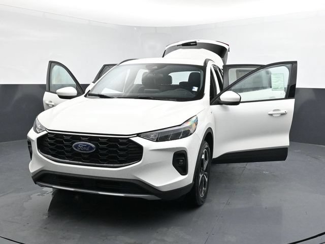 Certified 2025 Ford Escape ST-Line Select AWD/4WD image 51