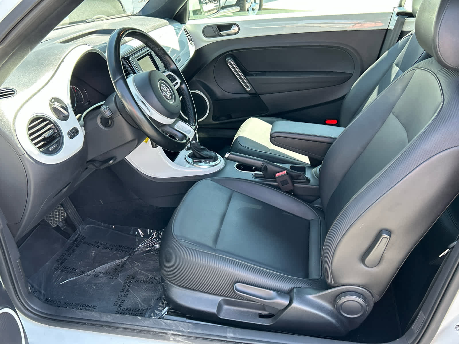 Used 2018 Volkswagen Beetle 2.0T S image 21