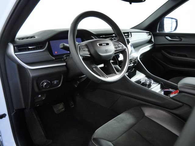 Used 2024 Jeep Grand Cherokee Altitude AWD/4WD image 15
