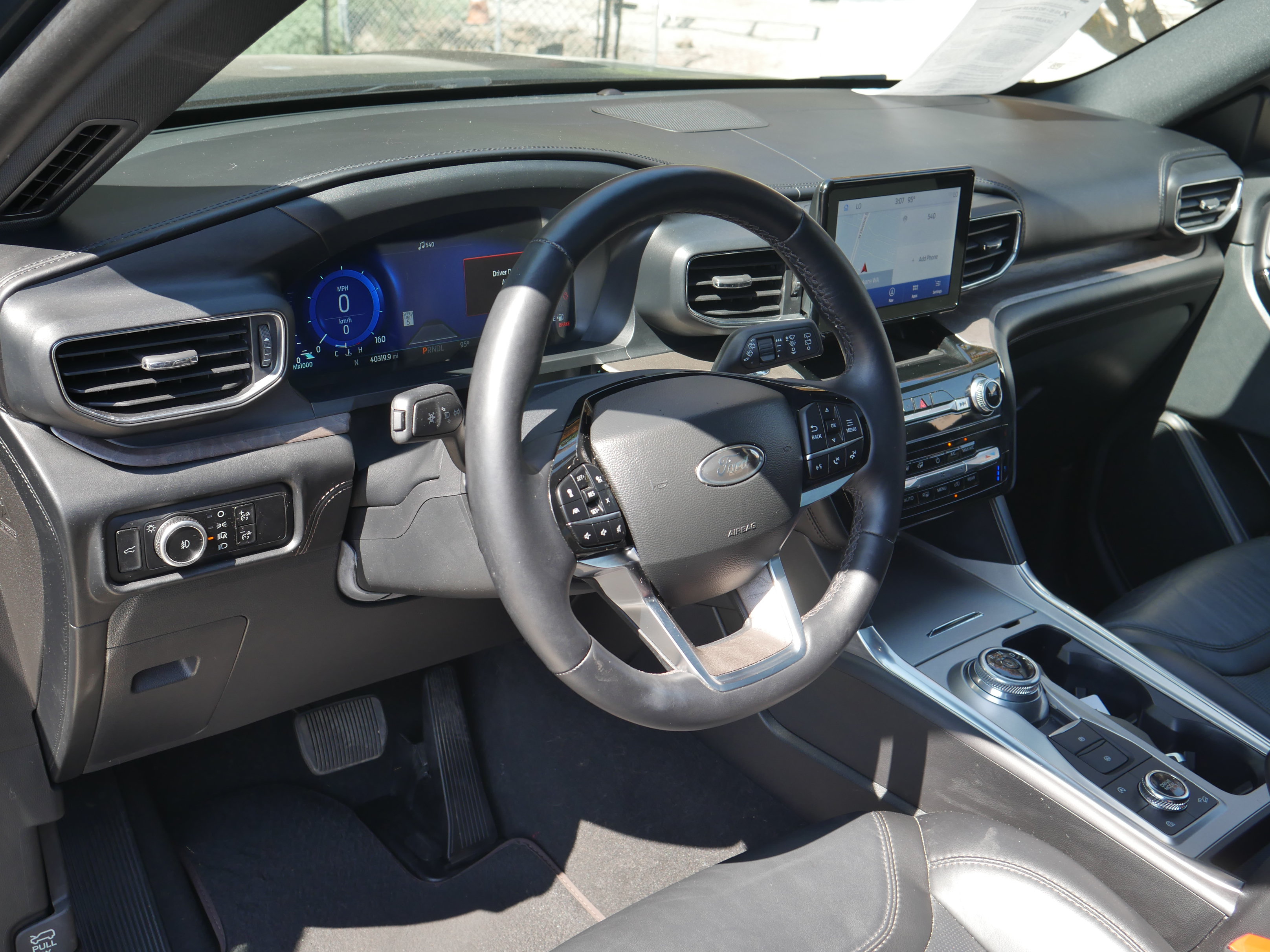 Certified 2024 Ford Explorer Platinum AWD/4WD image 4