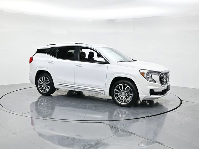 Used 2022 GMC Terrain Denali image 3