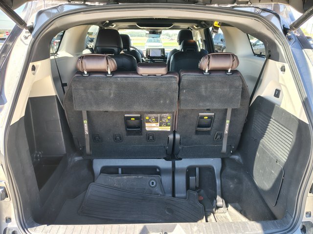 Used 2021 Toyota Sienna Platinum AWD/4WD image 13