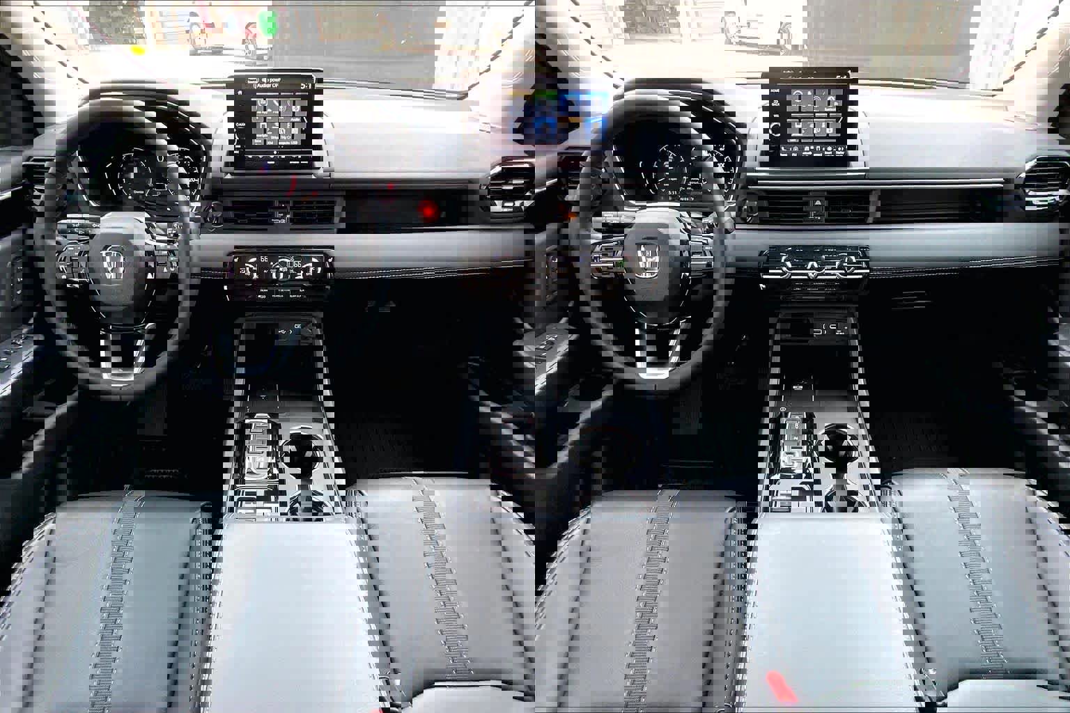 Used 2025 Honda Pilot EX-L image 16