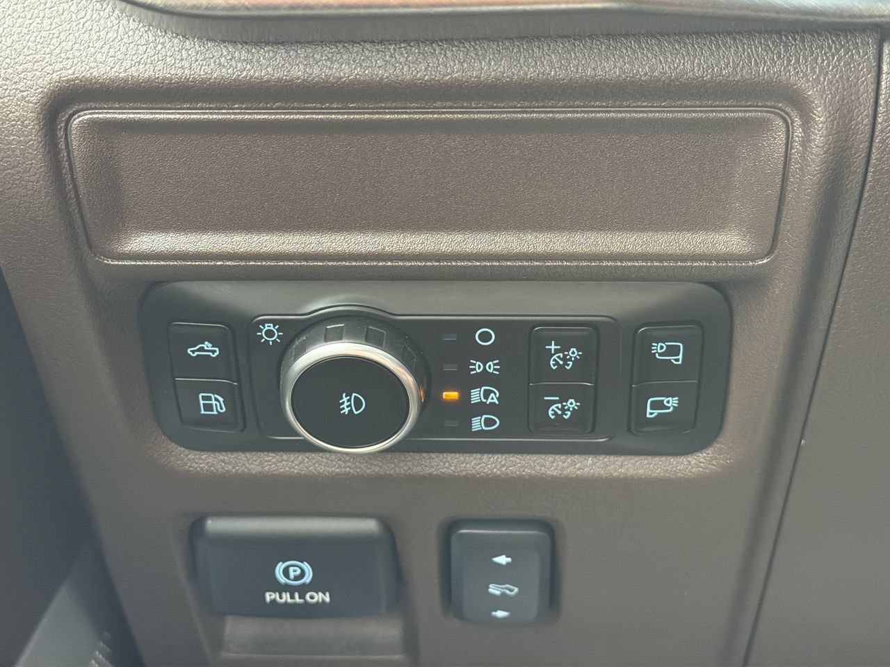 Certified 2025 Ford F150 King Ranch AWD/4WD image 28