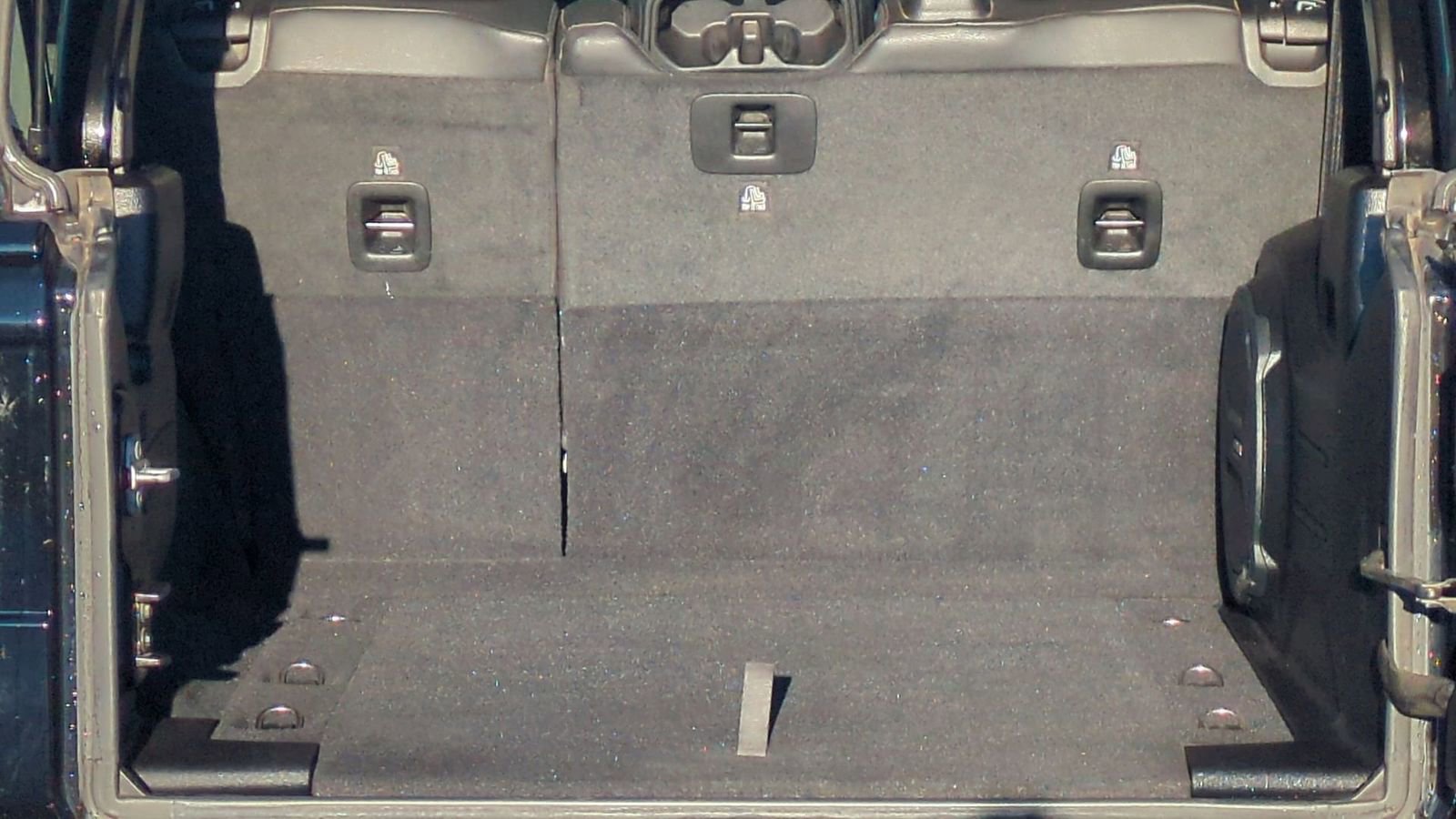 Used 2022 Jeep Wrangler Unlimited Sahara image 39