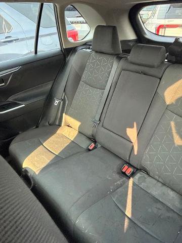 Used 2021 Toyota RAV4 XLE AWD/4WD image 14