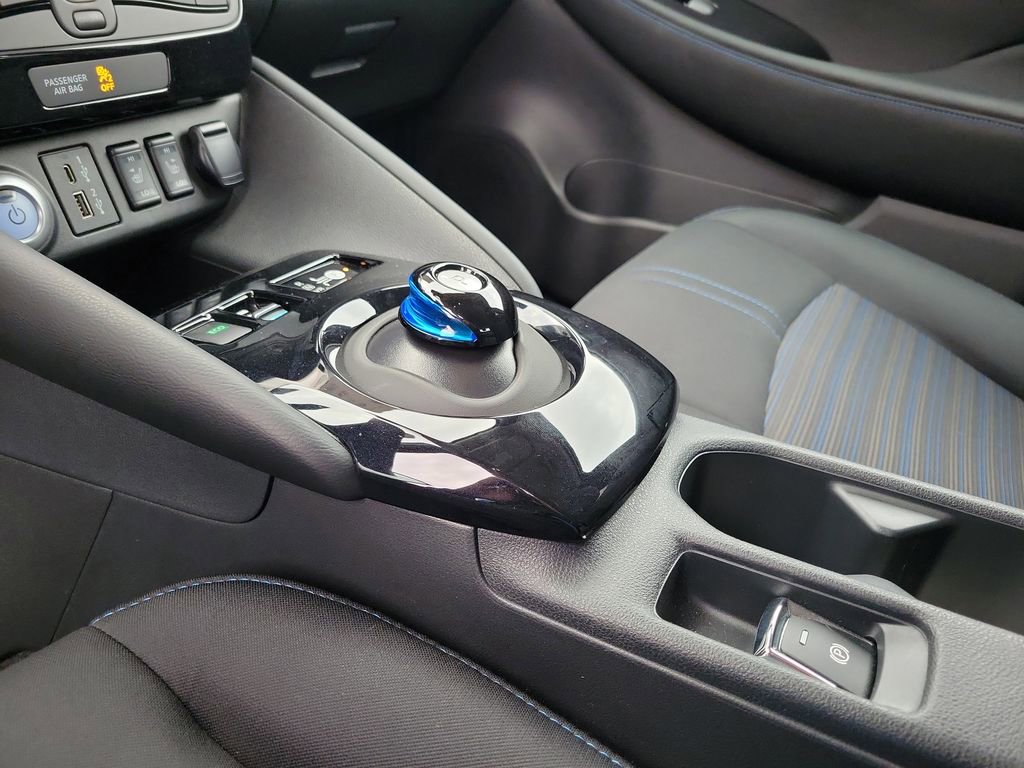 Used 2025 Nissan Leaf SV Plus image 29