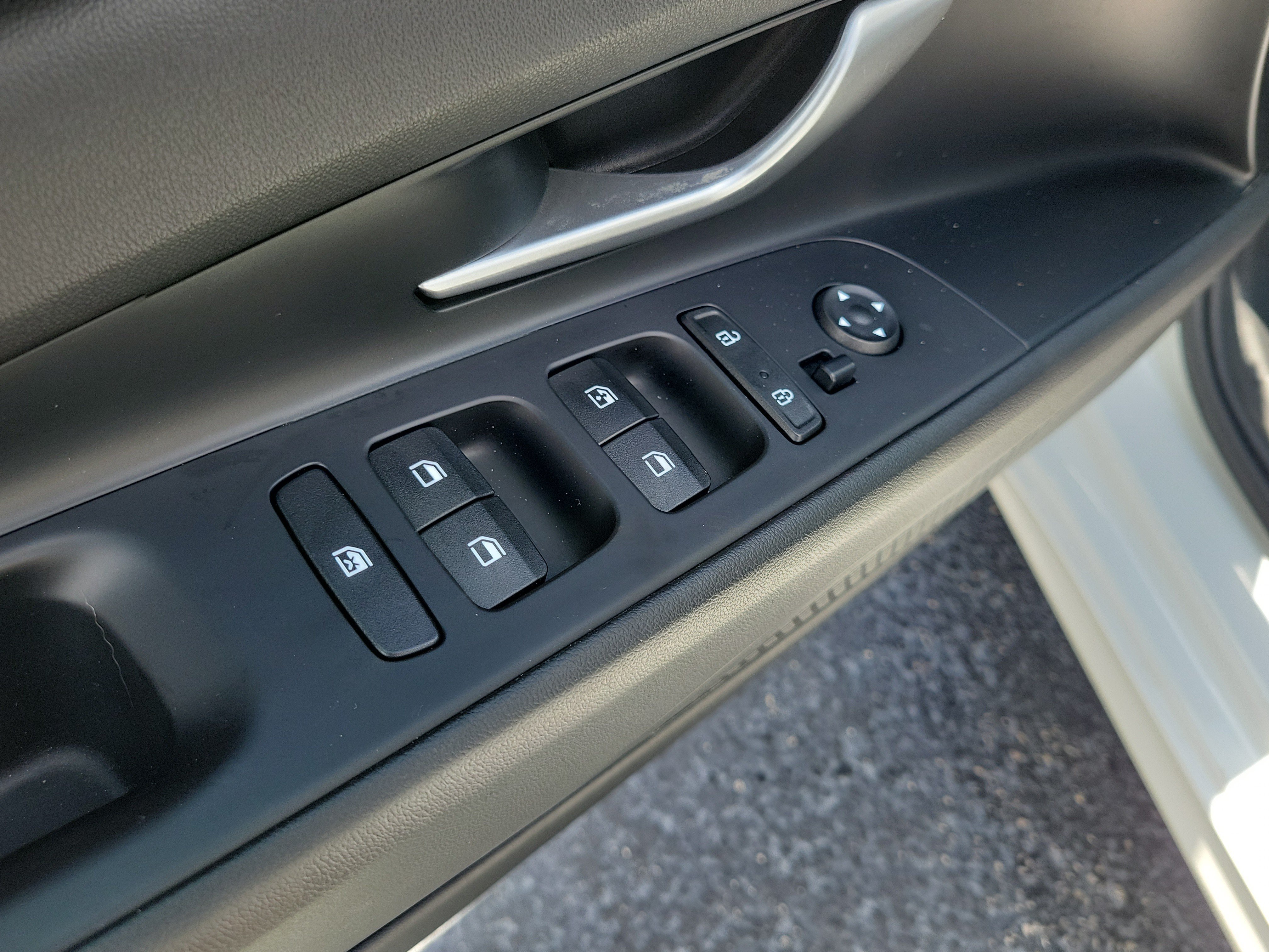 Used 2022 Hyundai Elantra SEL w/ Convenience Package FWD image 18