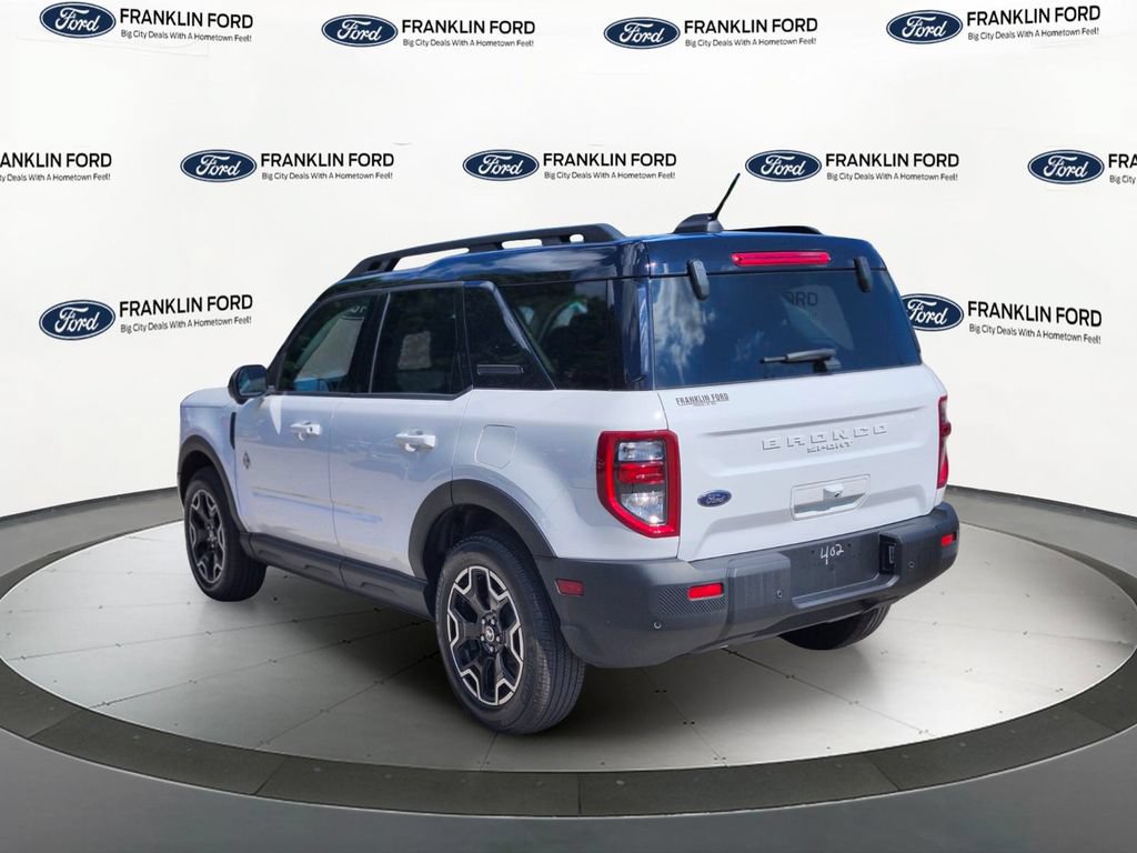 Certified 2025 Ford Bronco Sport Outer Banks w/ Outer Banks Tech Package+ AWD/4WD image 3