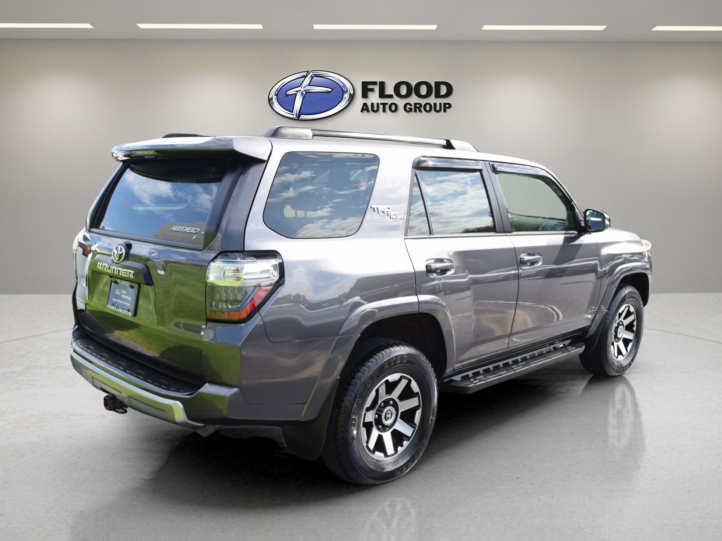 Used 2023 Toyota 4Runner TRD Off-Road Premium w/ Off Road Premium Plus Package AWD/4WD image 4