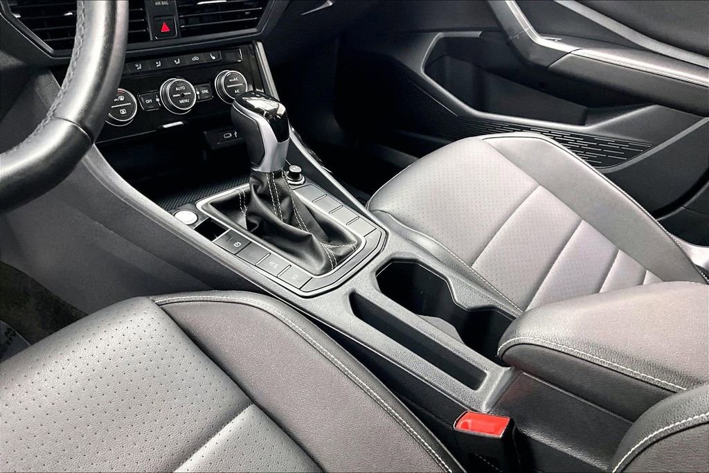 Used 2024 Volkswagen Jetta SE FWD image 15