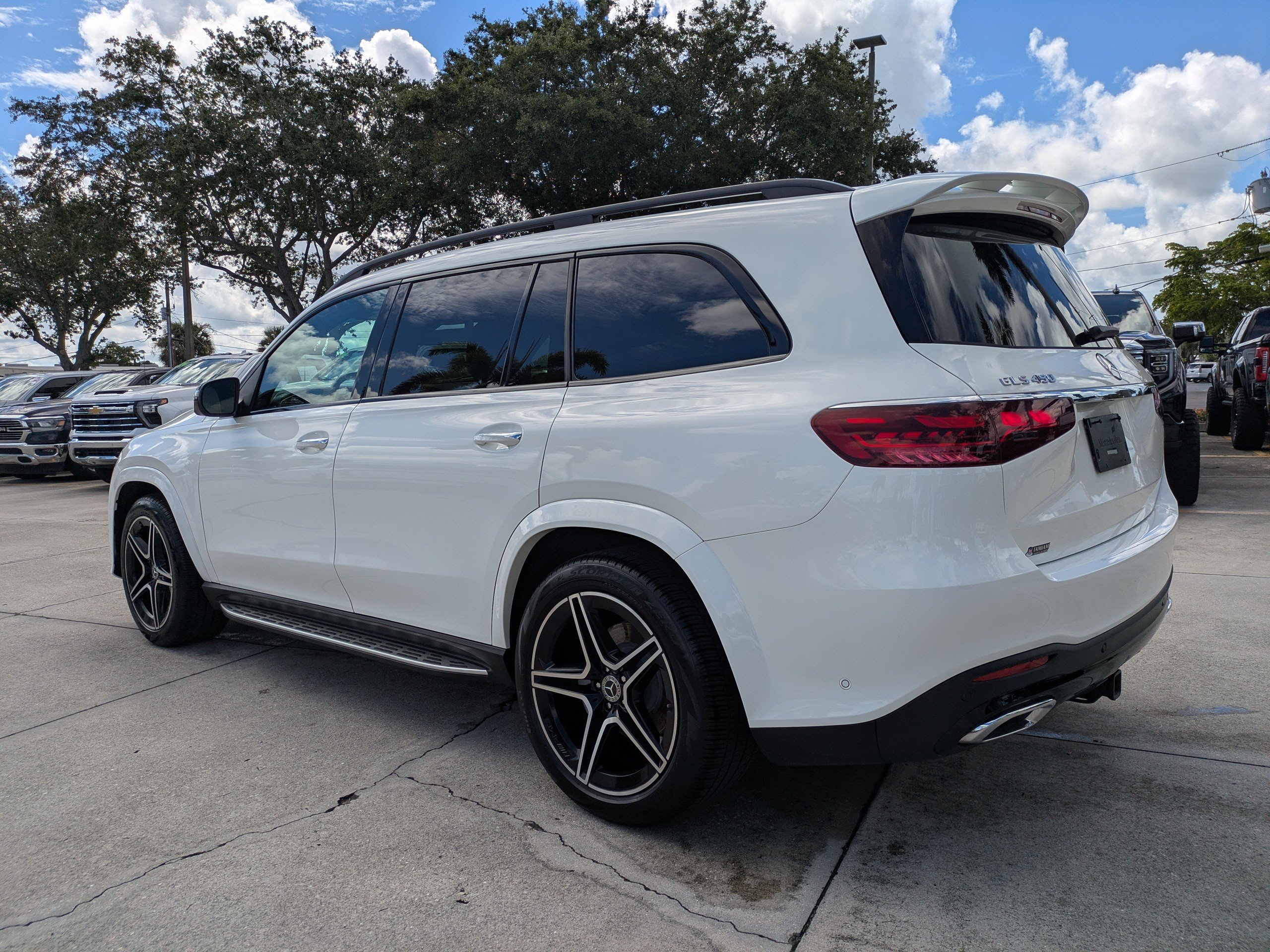 Used 2025 Mercedes-Benz GLS 450 4MATIC image 6