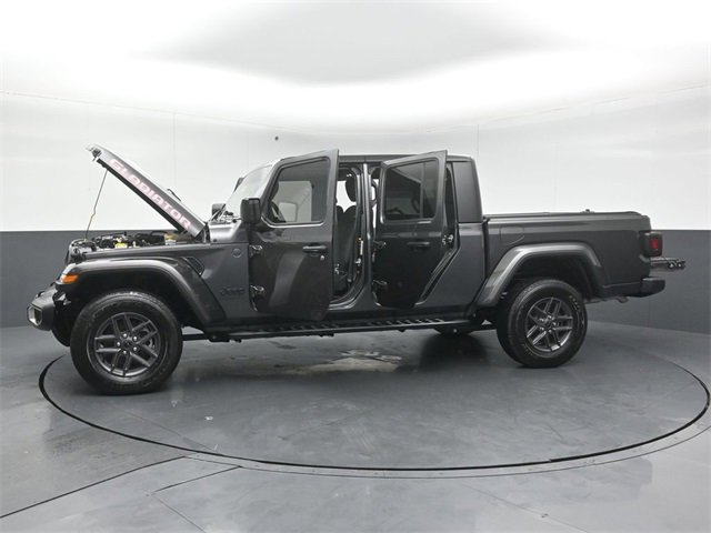 Used 2024 Jeep Gladiator Sport image 55