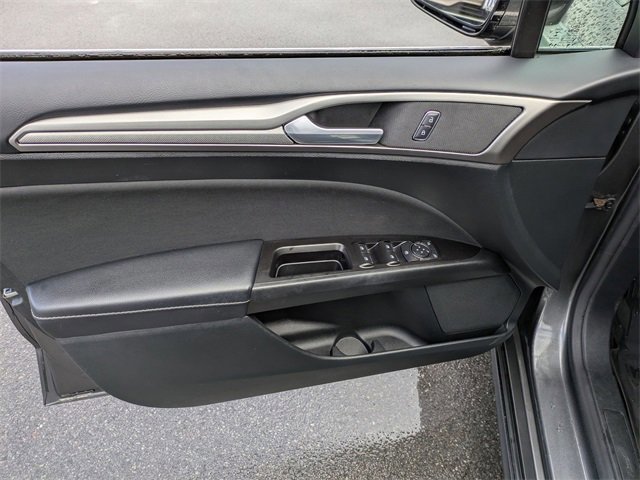 Certified 2017 Ford Fusion SE image 6