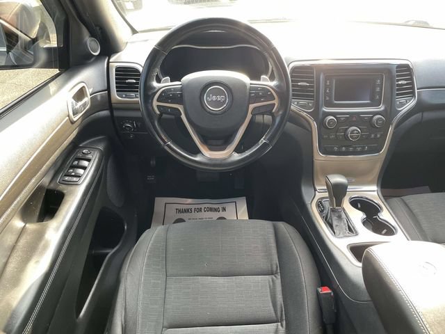 Used 2017 Jeep Grand Cherokee Laredo AWD/4WD image 12