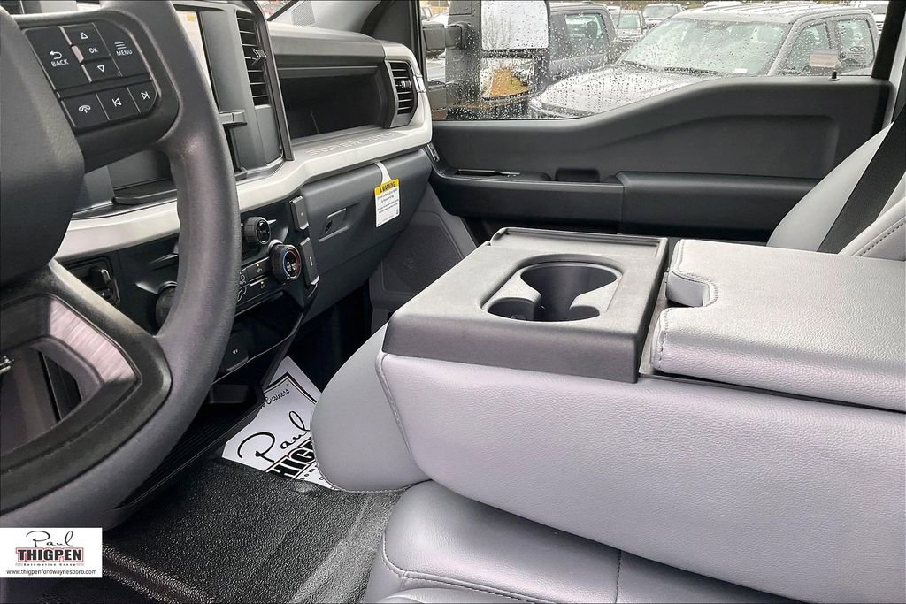 Certified 2025 Ford F250 XL w/ XL Chrome Package image 14