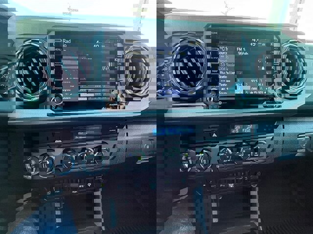 Used 2023 Toyota Tacoma TRD Off-Road w/ Technology Package AWD/4WD image 10