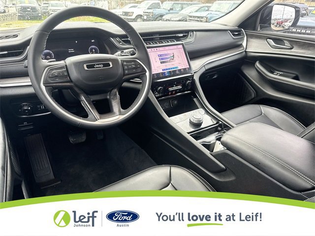 Used 2023 Jeep Grand Cherokee Limited w/ Black Appearance Package image 36