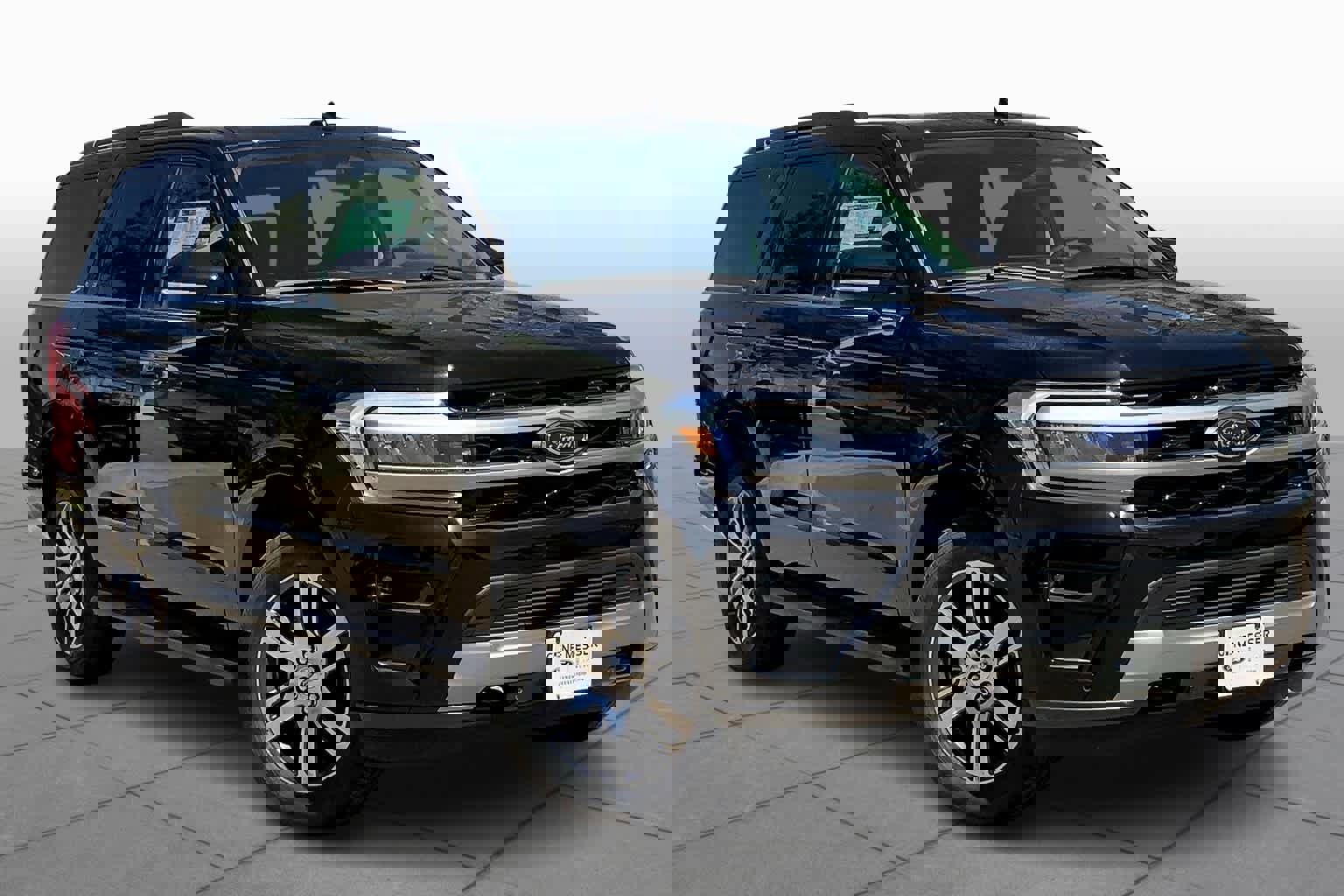 Certified 2024 Ford Expedition XLT image 2