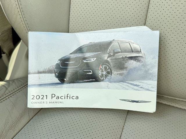 Used 2021 Chrysler Pacifica Touring-L FWD image 37