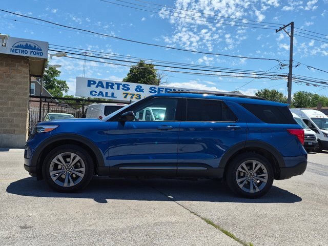 Certified 2023 Ford Explorer XLT w/ Equipment Group 202A AWD/4WD image 7