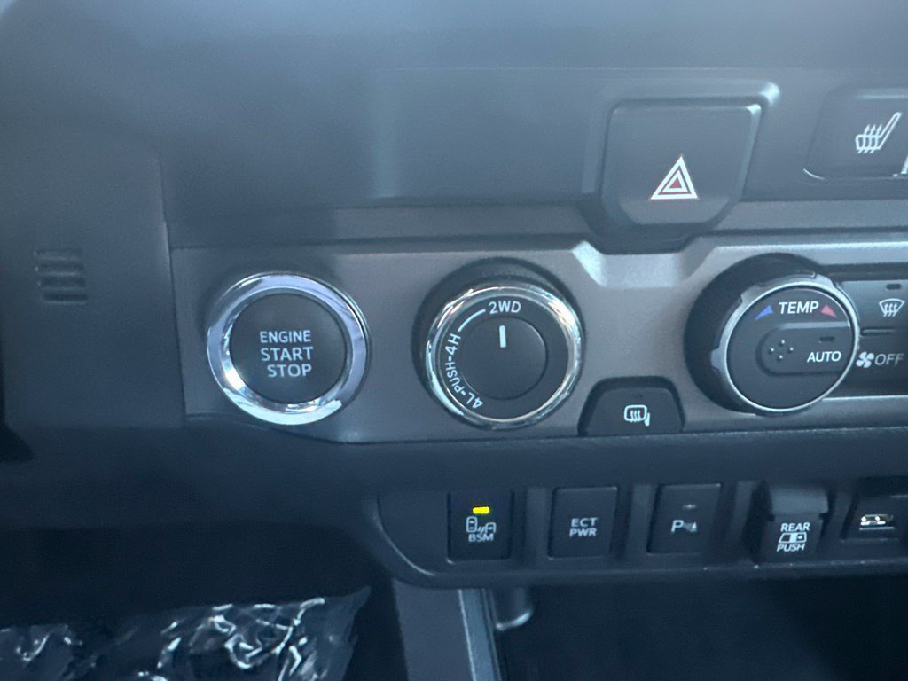 Used 2022 Toyota Tacoma TRD Off-Road w/ TRD Premium Off Road Package AWD/4WD image 49
