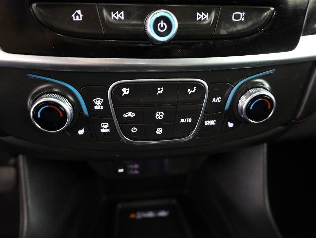 Used 2022 Chevrolet Traverse RS image 17