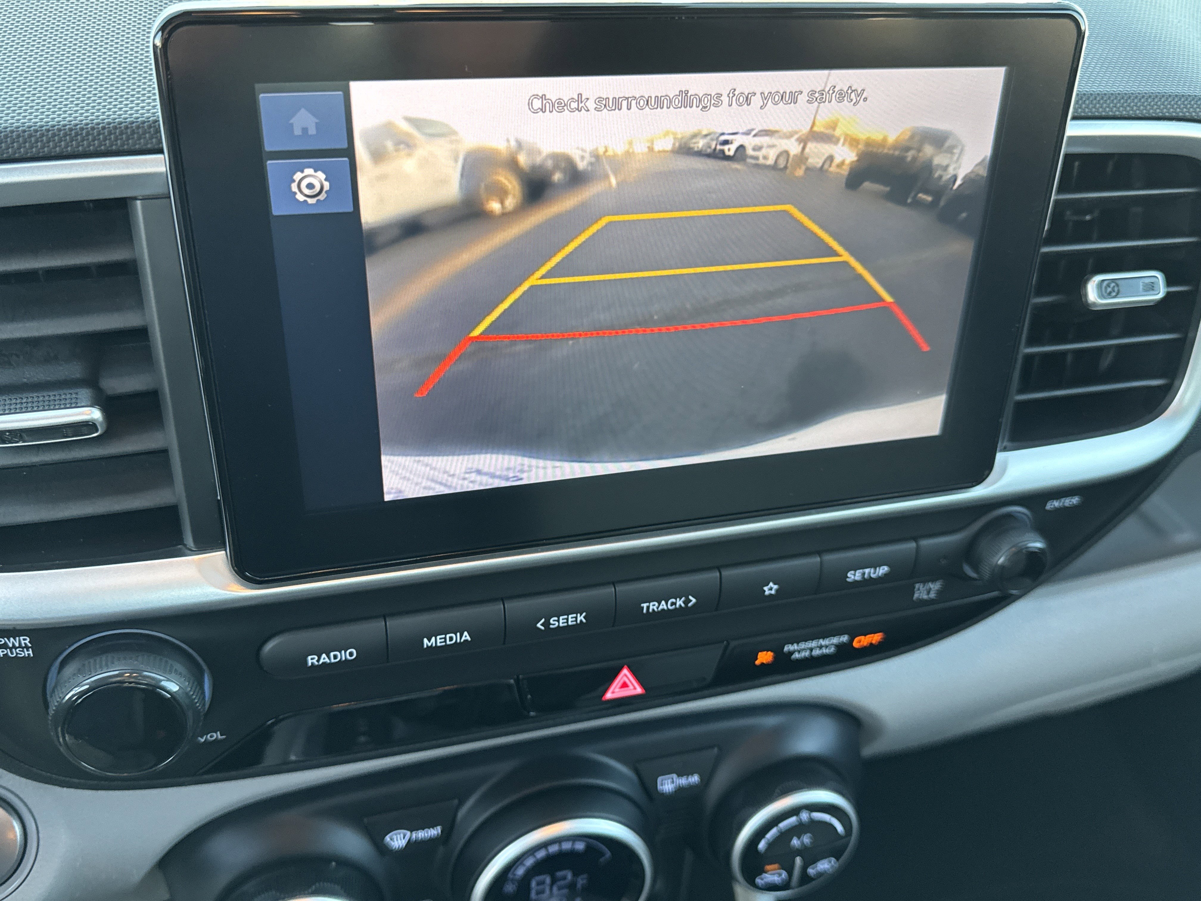 Used 2024 Hyundai Venue SEL image 24