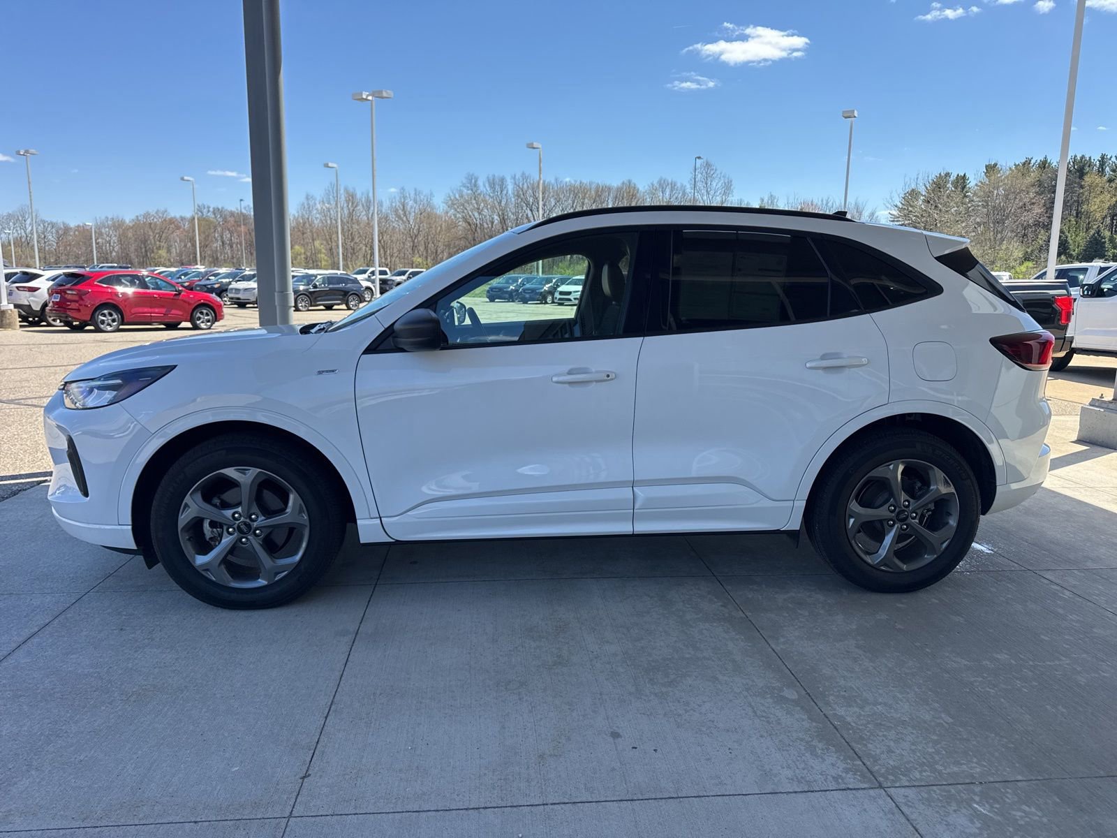 Certified 2023 Ford Escape ST-Line w/ Tech Pack #1 AWD/4WD image 7