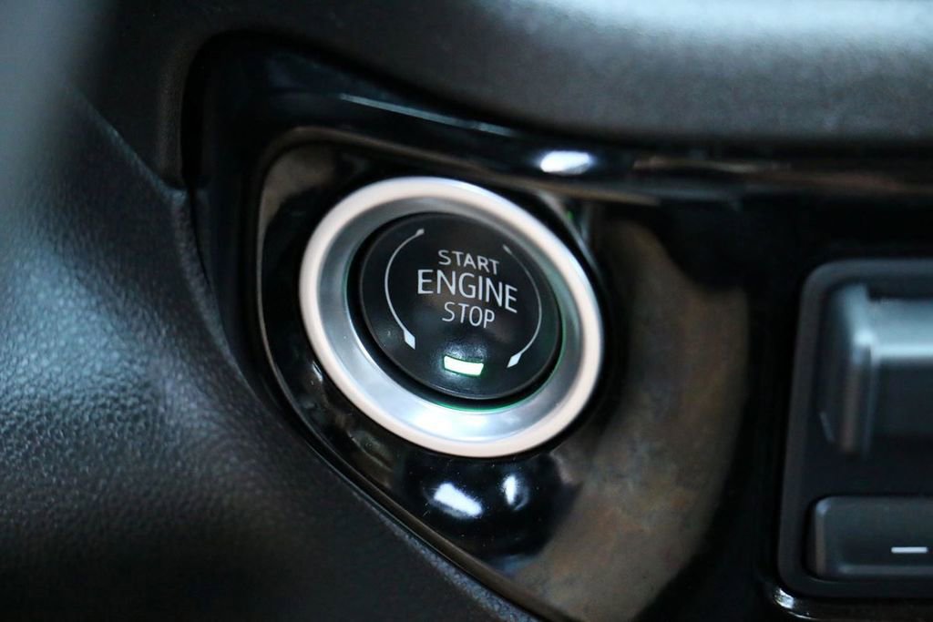 Used 2025 Chevrolet Silverado 1500 LT RWD image 13