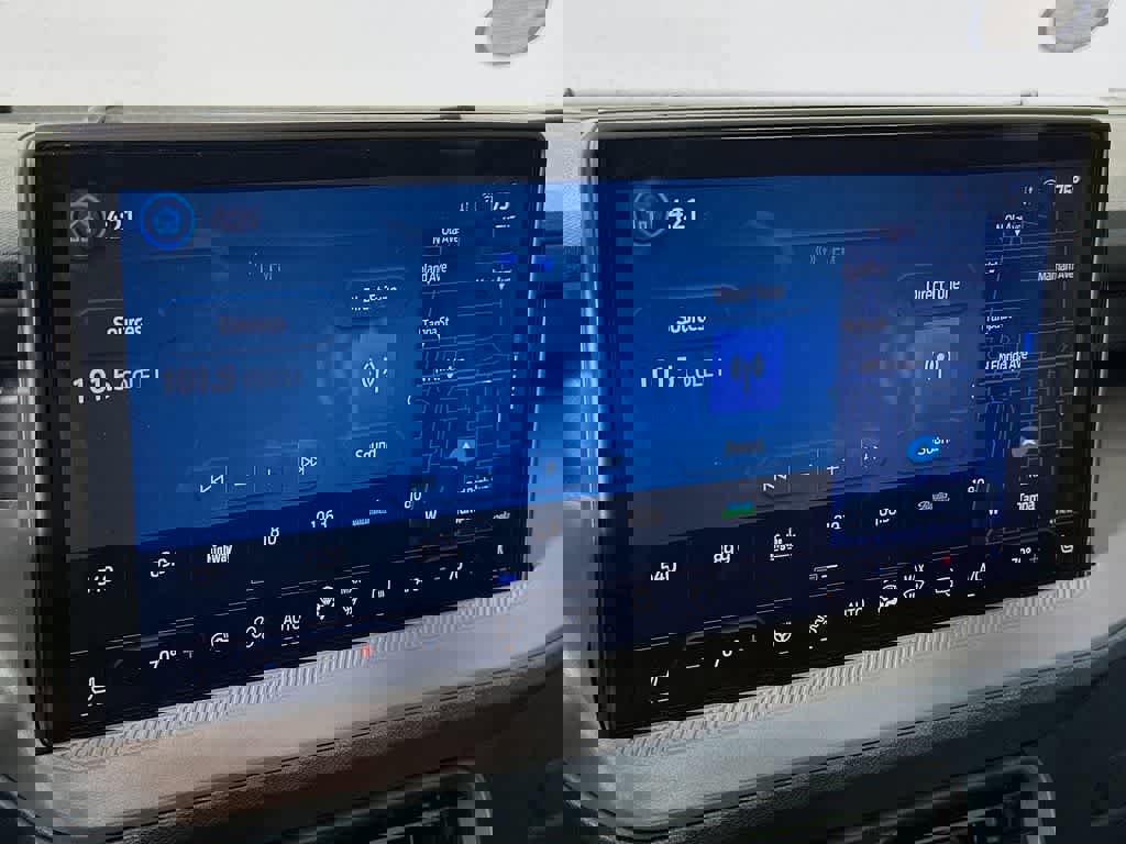 Certified 2025 Ford Maverick Lariat w/ Black Appearance Package image 19